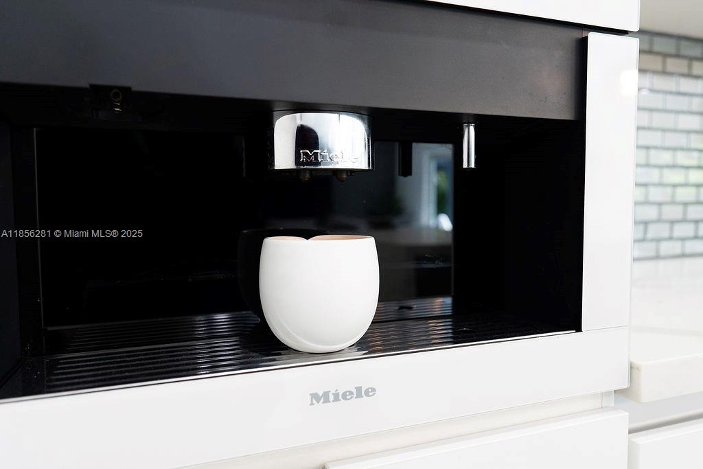 COUNTRY CLUB GROVE PT 2 - Residential Lease