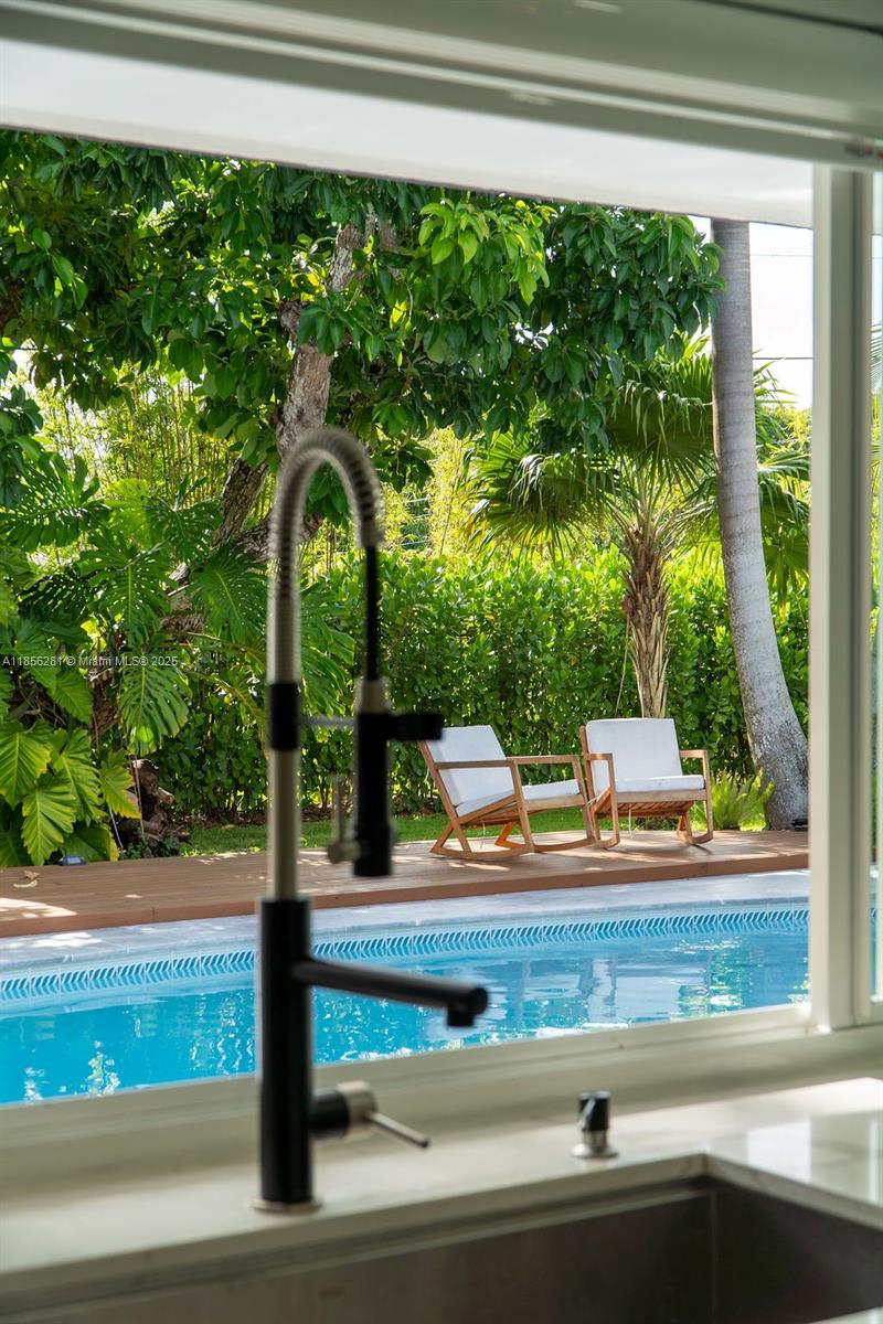 COUNTRY CLUB GROVE PT 2 - Residential Lease