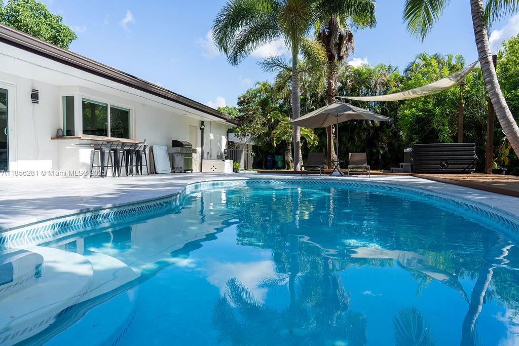 COUNTRY CLUB GROVE PT 2 - Residential Lease