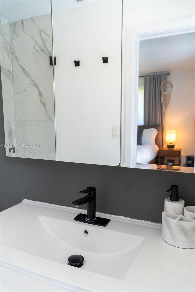 COUNTRY CLUB GROVE PT 2 - Residential Lease