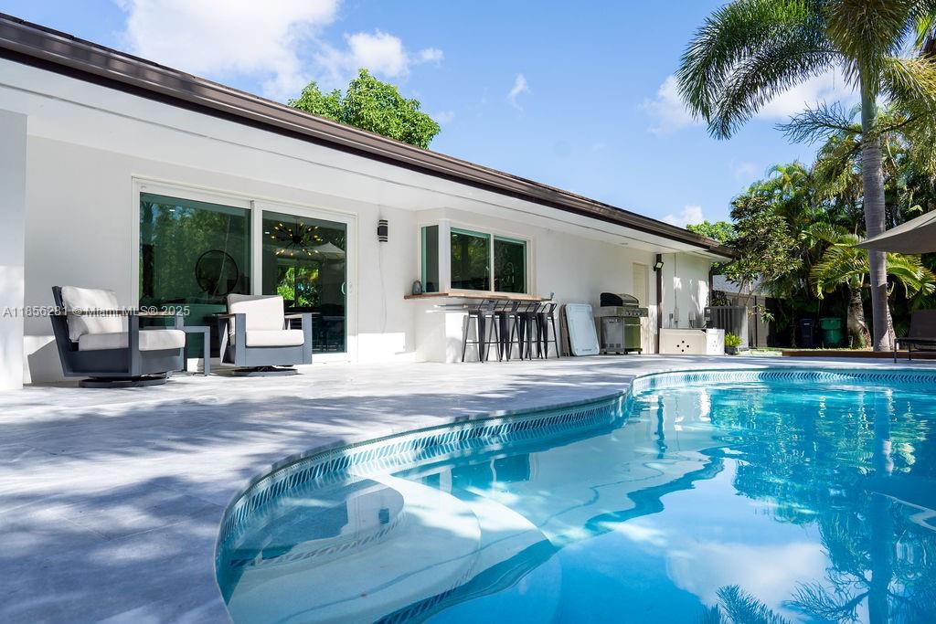 COUNTRY CLUB GROVE PT 2 - Residential Lease