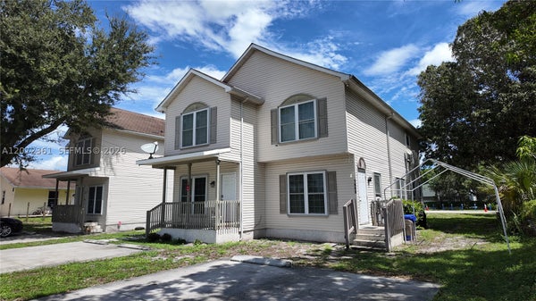 1600 SW 44TH AVE, FORT LAUDERDALE, FL 33317 - Image 30dd7cc43bddd63f9bca360b4f1b1cdb/4005007721