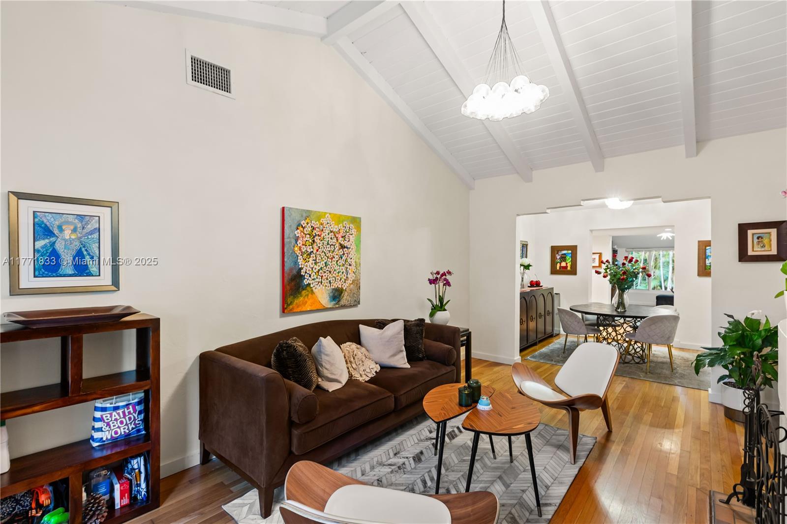 412 Zamora Ave