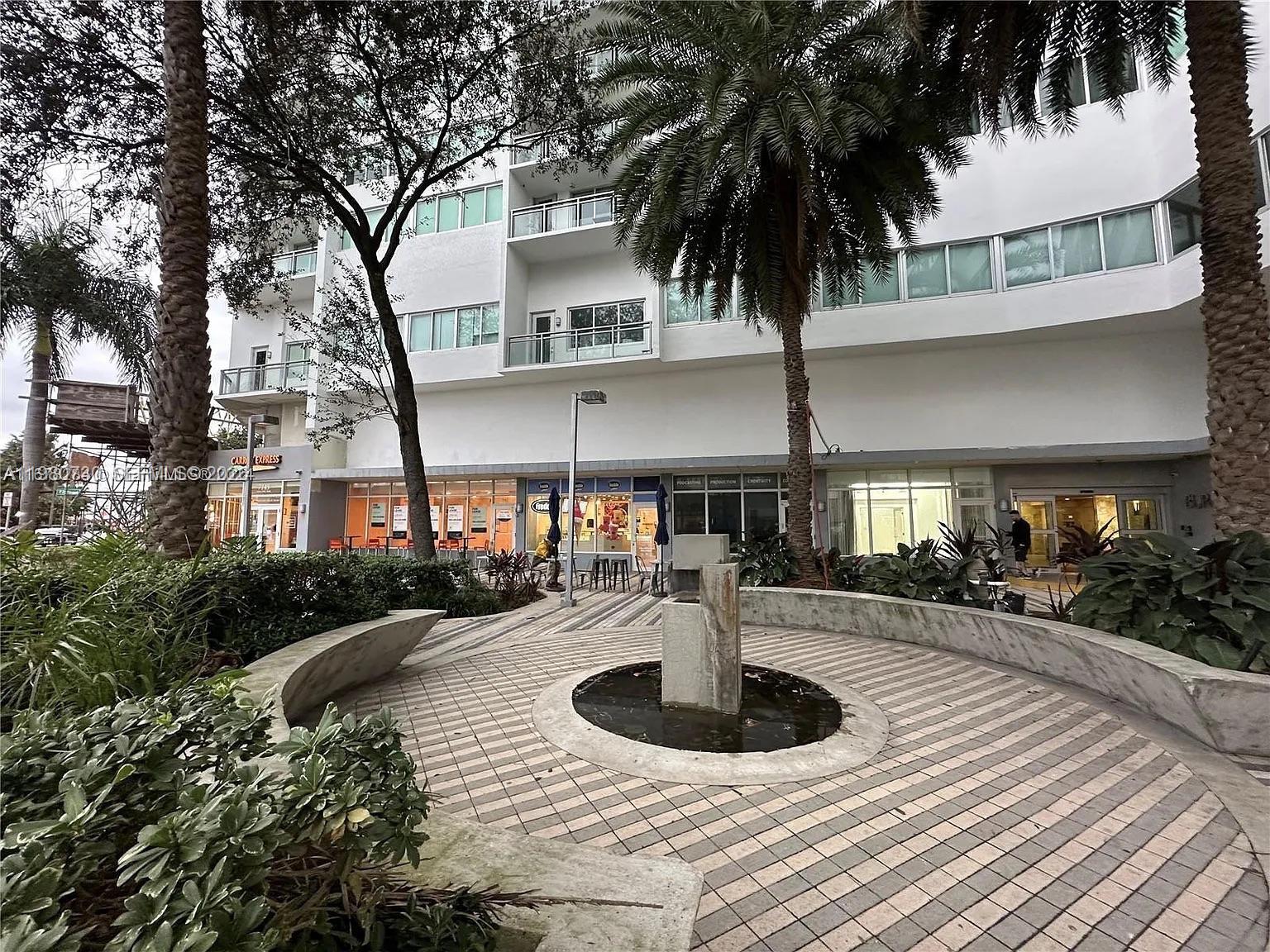 7135 Collins Ave 605