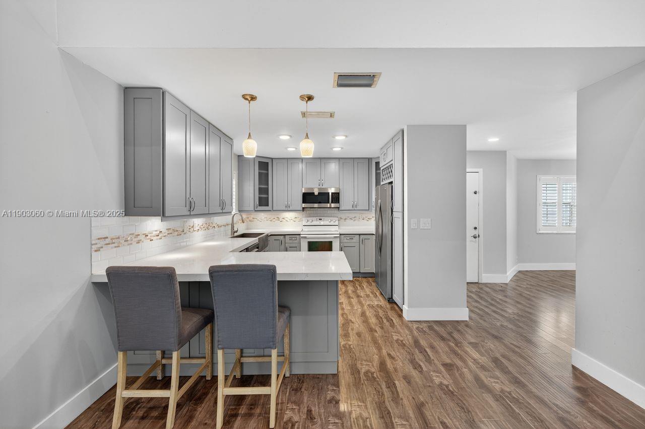 EMBASSY LAKES PHASE III - Residential