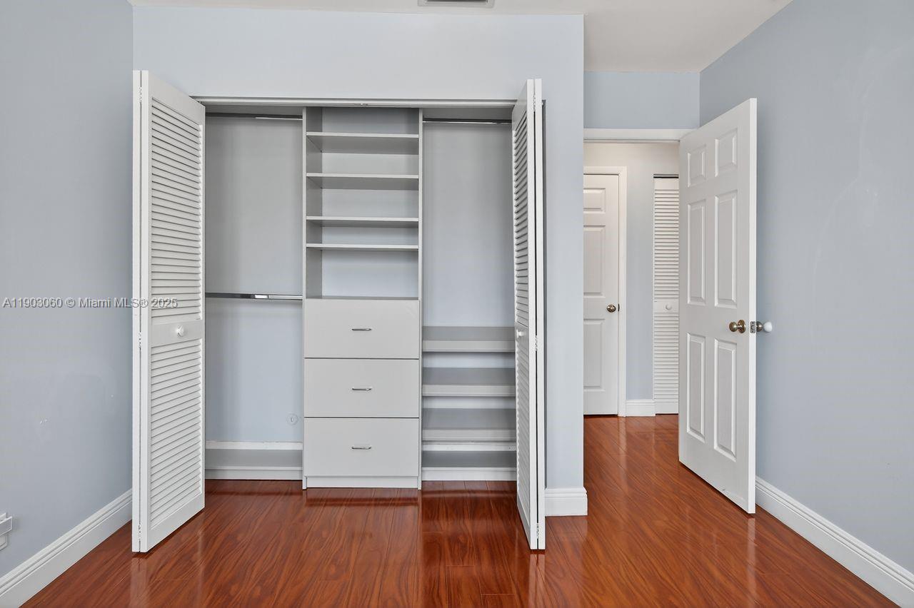 EMBASSY LAKES PHASE III - Residential