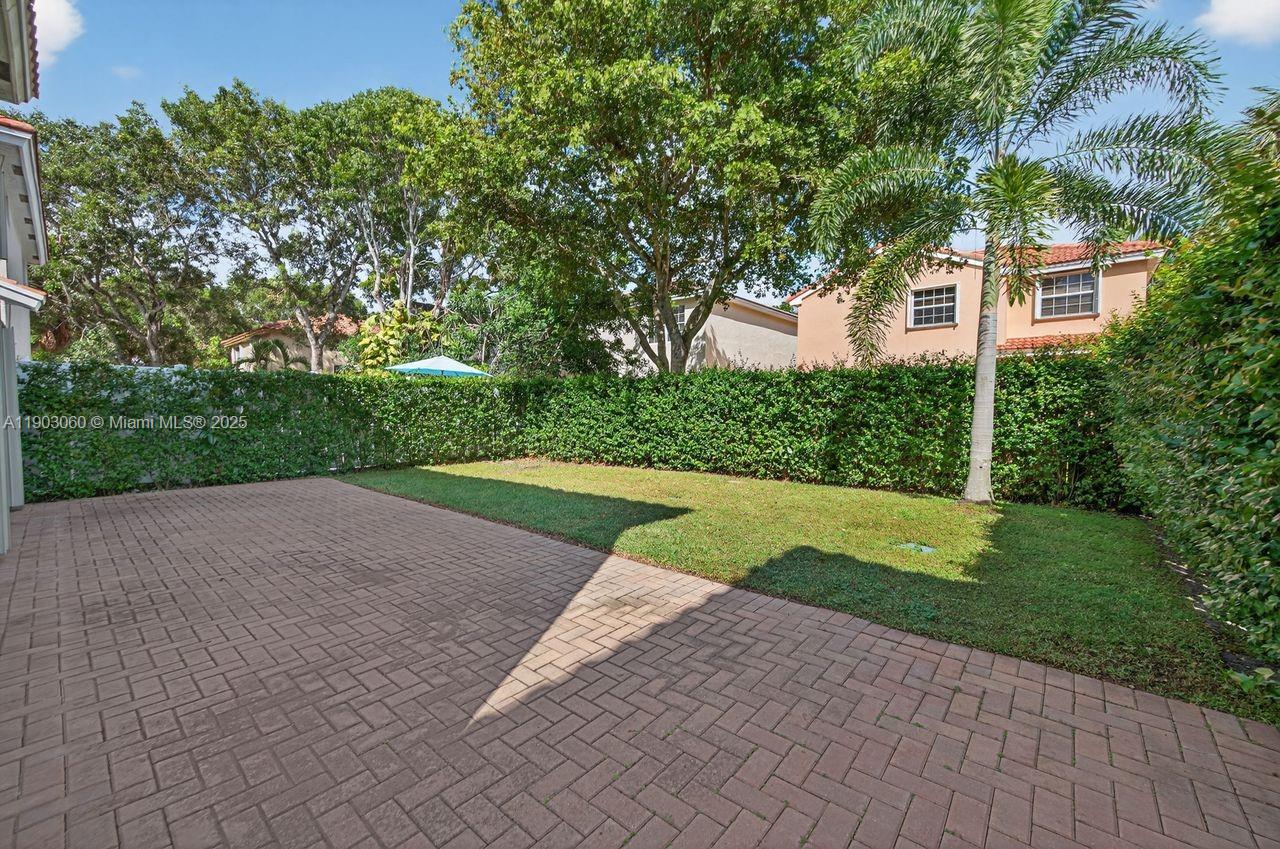 EMBASSY LAKES PHASE III - Residential