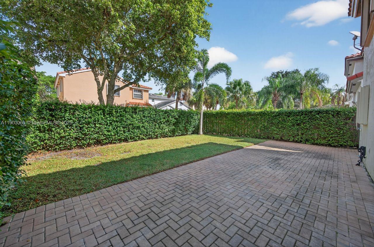 EMBASSY LAKES PHASE III - Residential