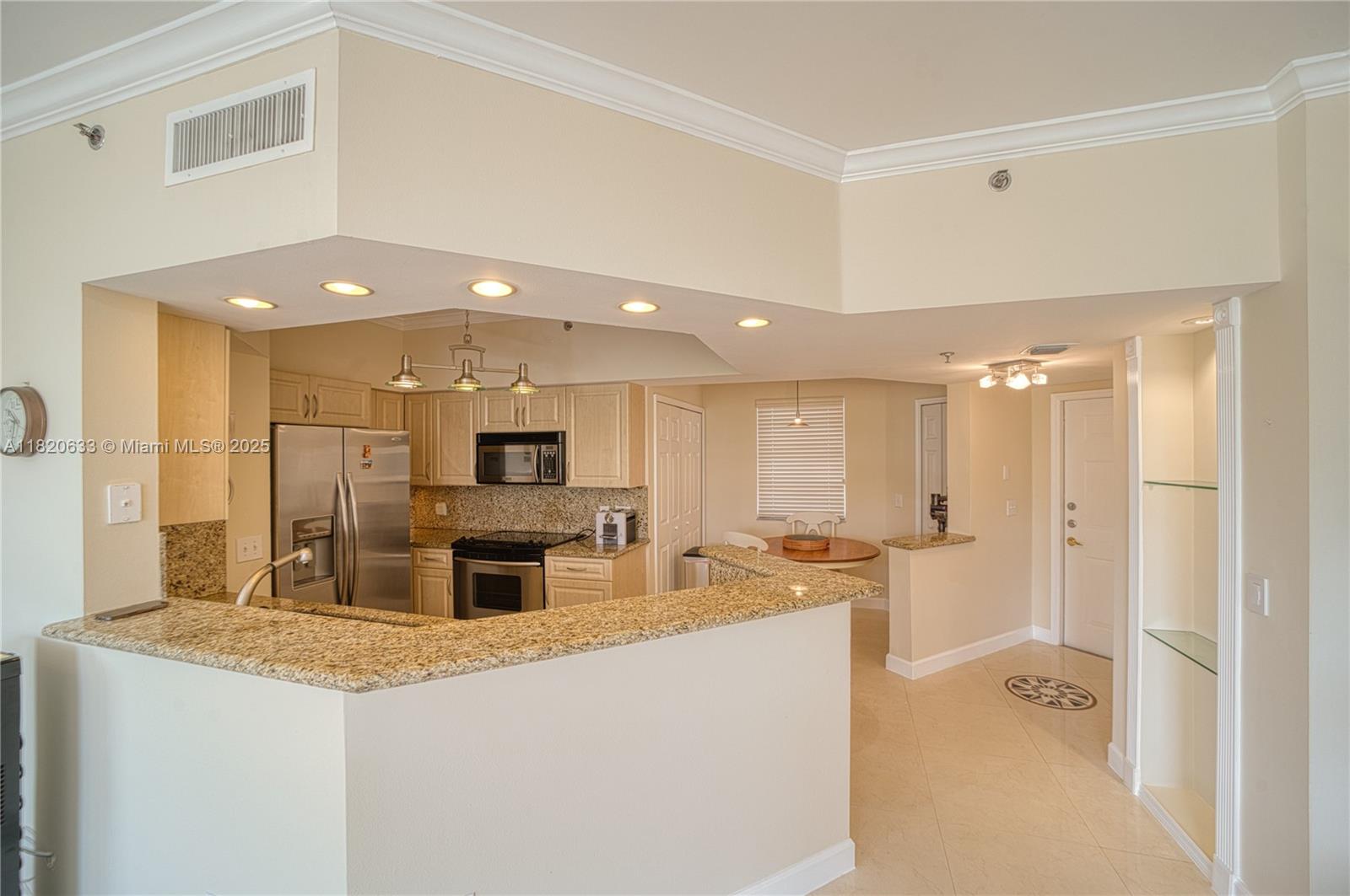 3255 NE 184th St 12404