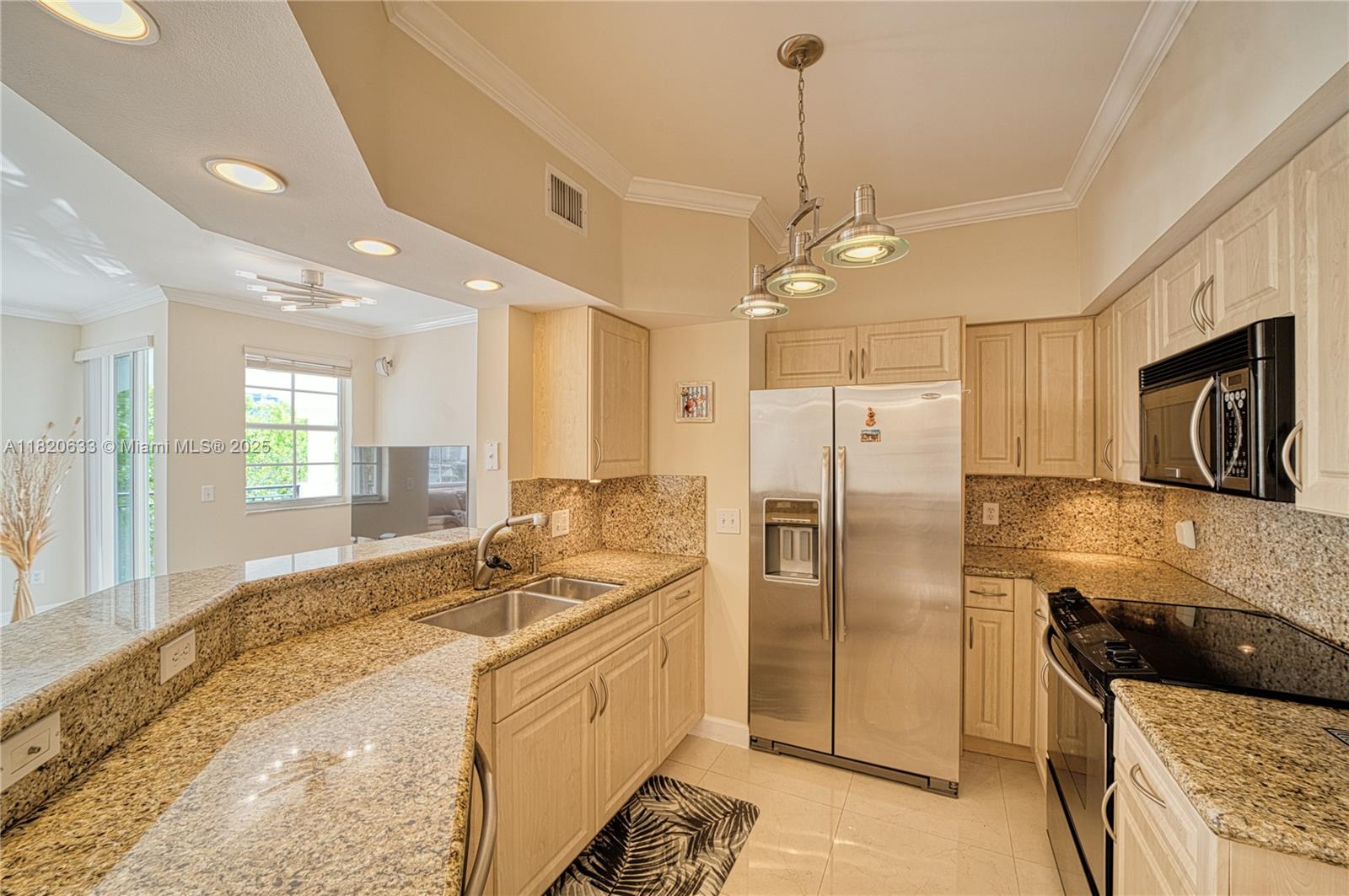 3255 NE 184th St 12404
