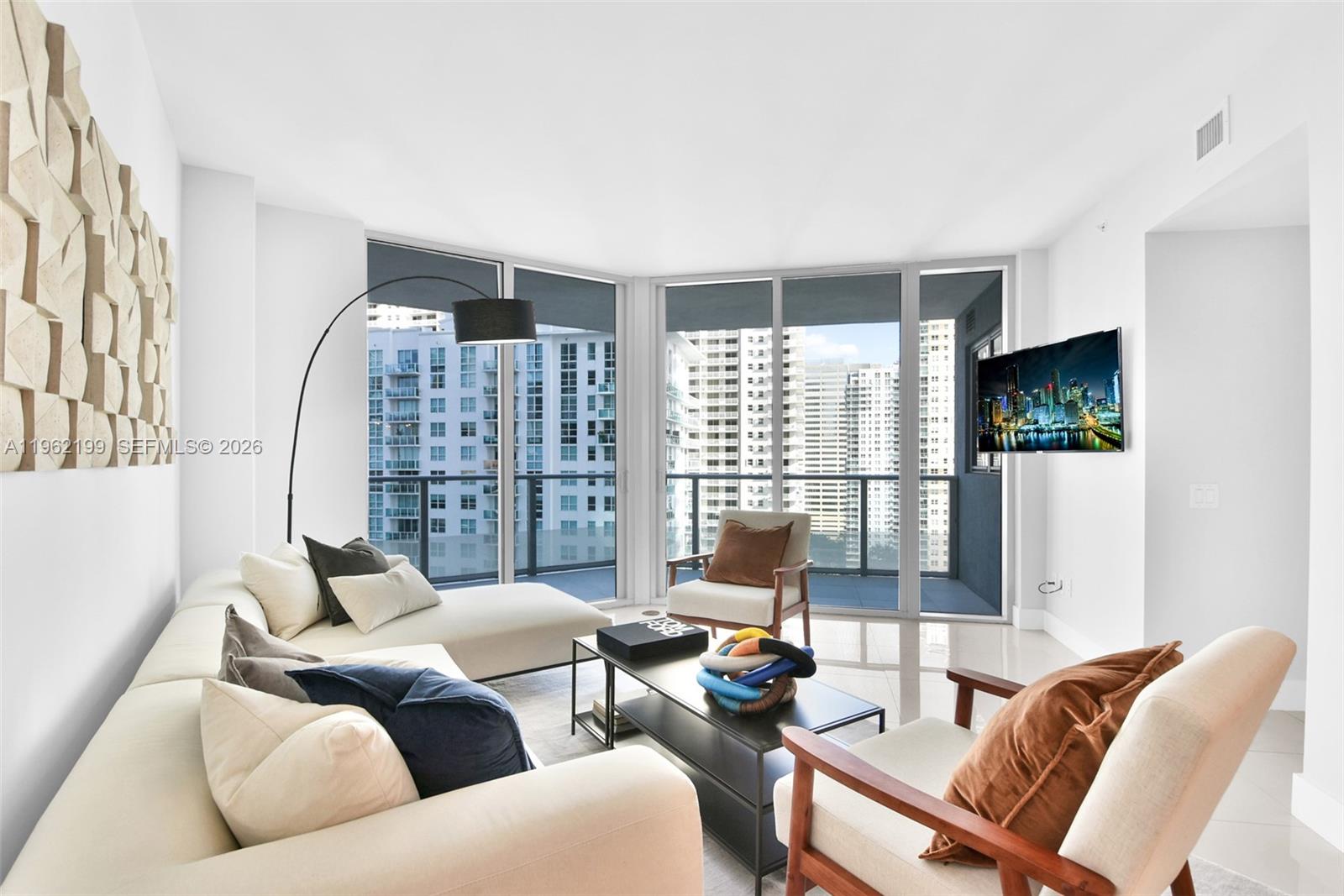 1300 Brickell Bay Dr 1910