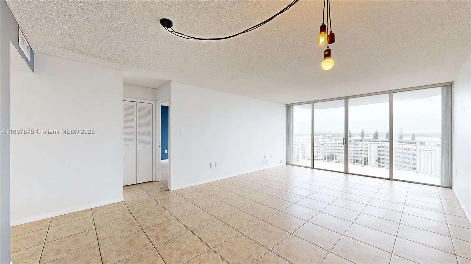 Aventura, Florida 33160, United States, 1 Bedroom Bedrooms, ,2 BathroomsBathrooms,Residential,Active,41080