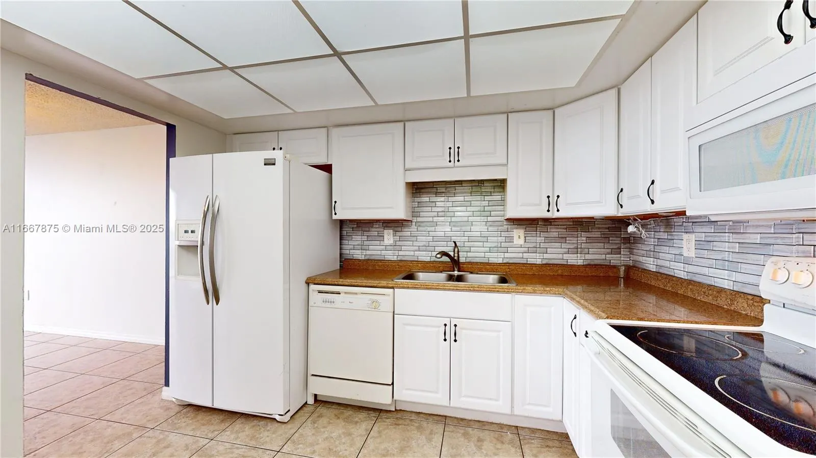 Aventura, Florida 33160, United States, 1 Bedroom Bedrooms, ,2 BathroomsBathrooms,Residential,Active,41080