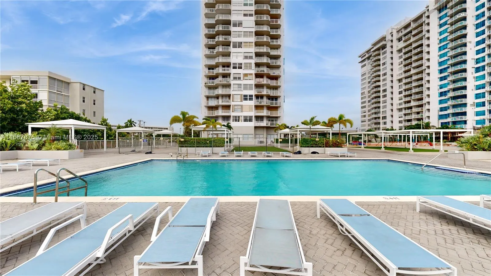 Aventura, Florida 33160, United States, 1 Bedroom Bedrooms, ,2 BathroomsBathrooms,Residential,Active,41080