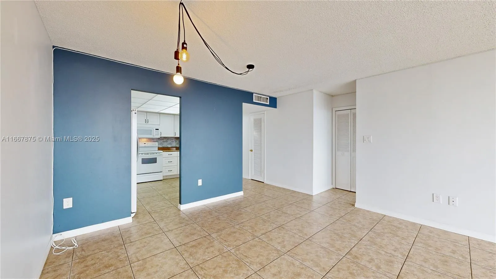 Aventura, Florida 33160, United States, 1 Bedroom Bedrooms, ,2 BathroomsBathrooms,Residential,Active,41080