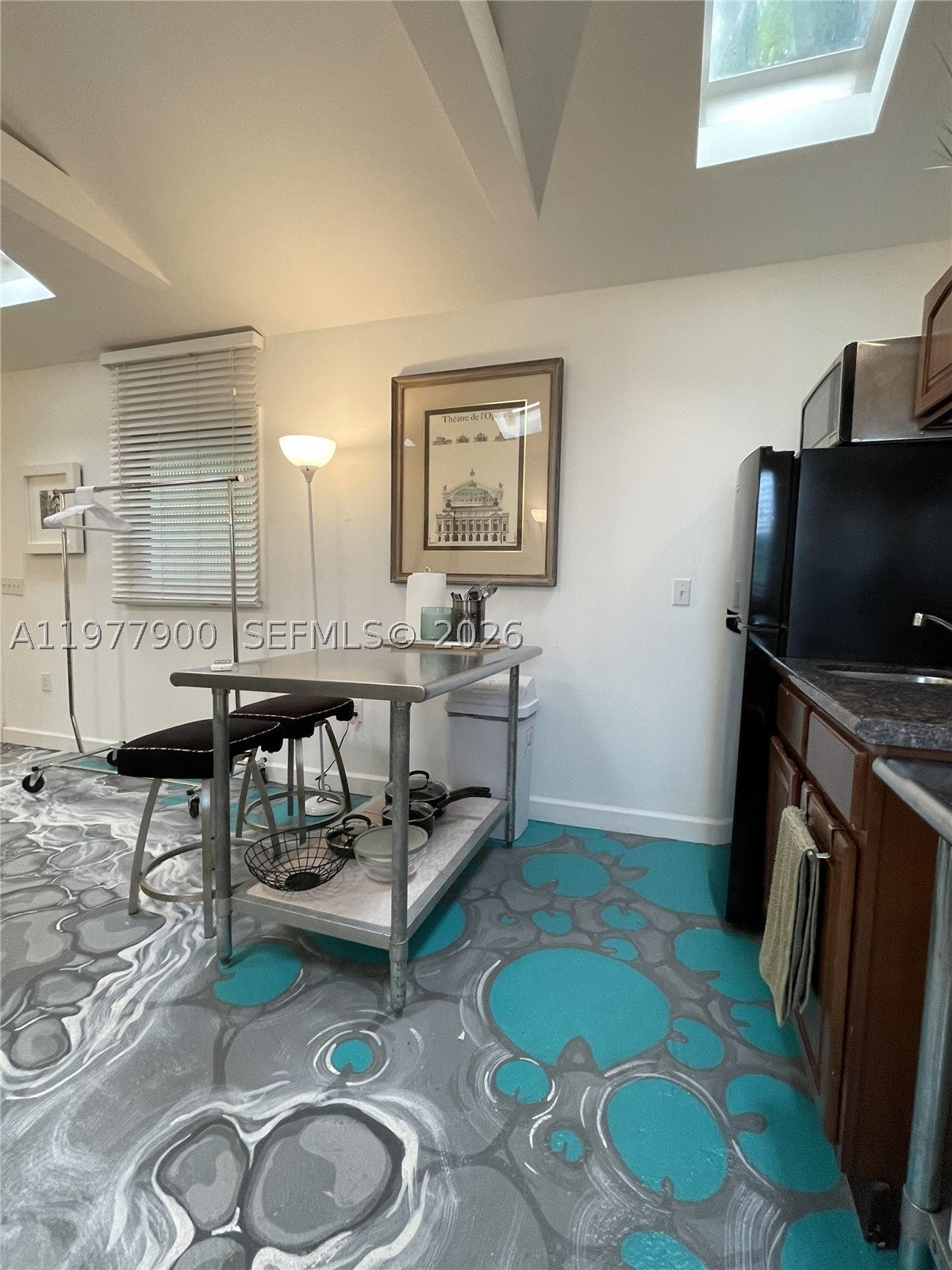 118 NW 24th St