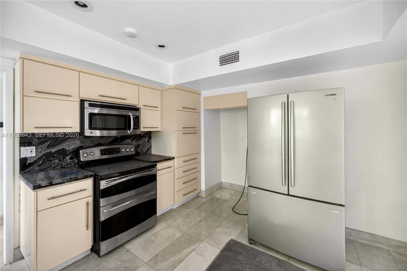 NORMANDY GOLF COURSE - Residential Lease