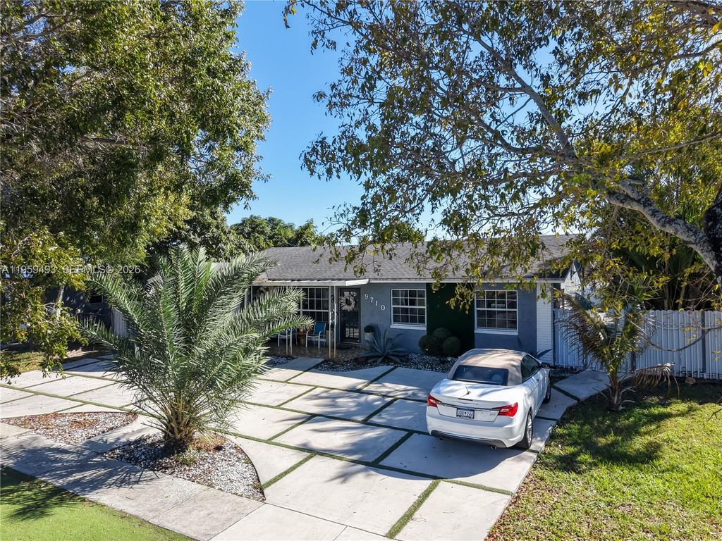 Photo of 9710 NW 10th St, Pembroke Pines, FL 33024 (MLS # A11959493)