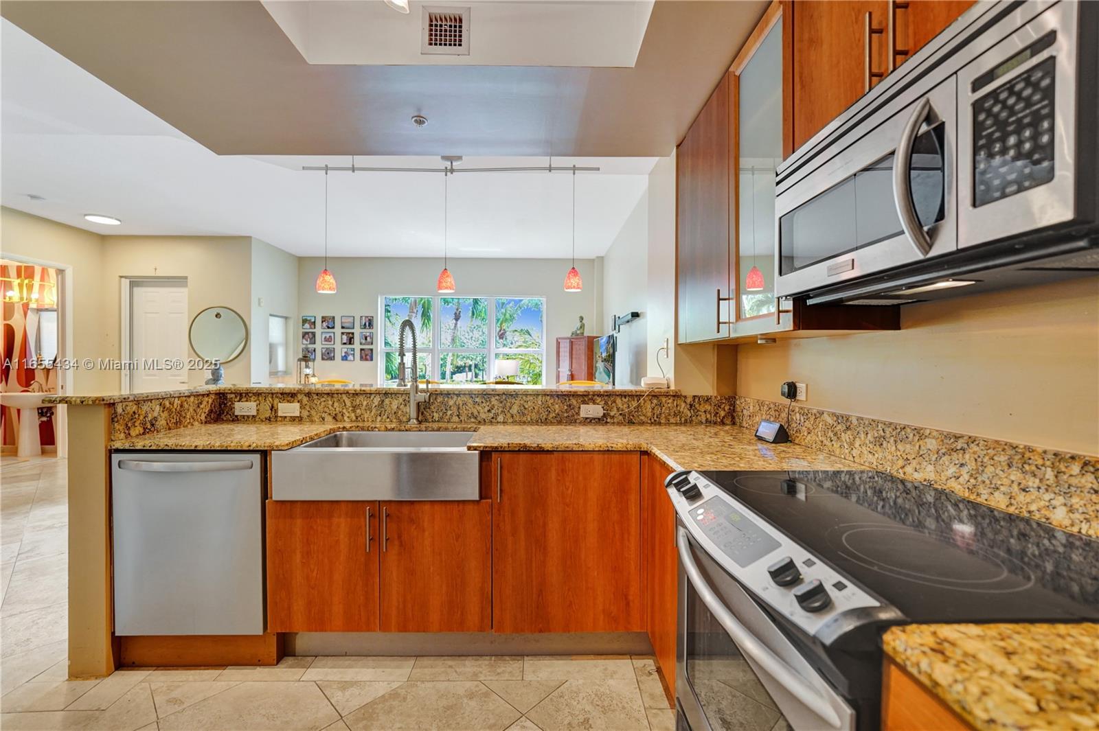 WILTON STATION RES CONDO - Residential
