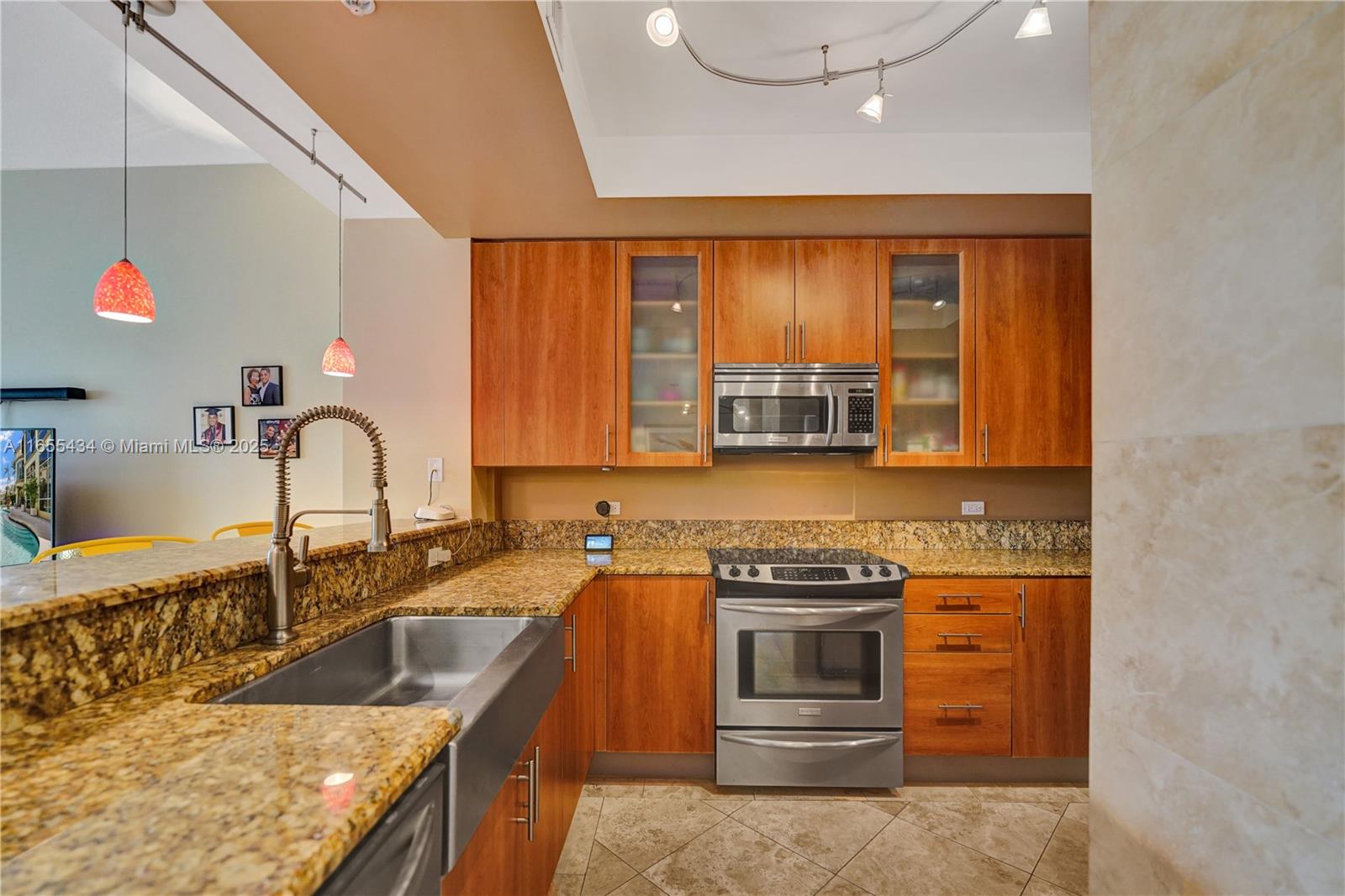 WILTON STATION RES CONDO - Residential