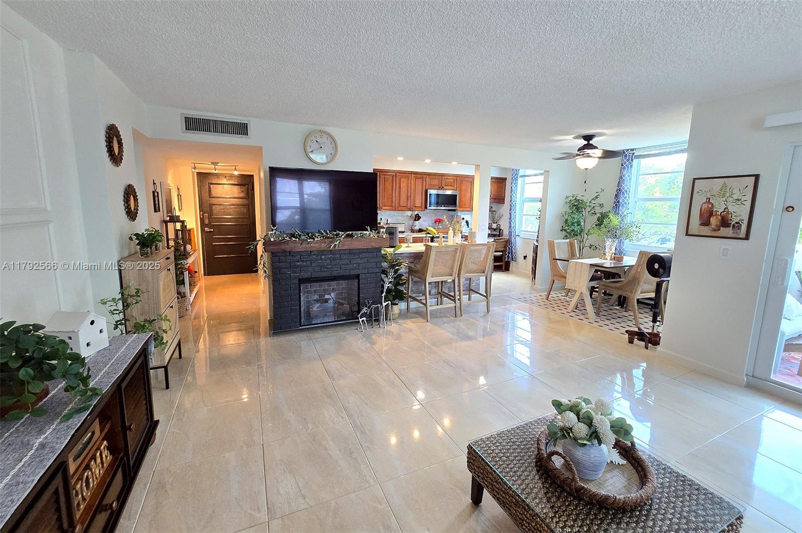 6000 Ne 22nd Way 3B, Fort Lauderdale, Broward County, Florida - 2 Bedrooms  
2 Bathrooms - 