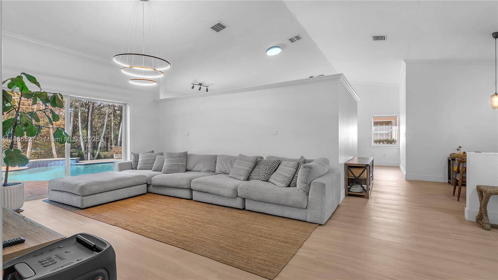 PEMBROKE SPRINGS PLAT - Residential Lease