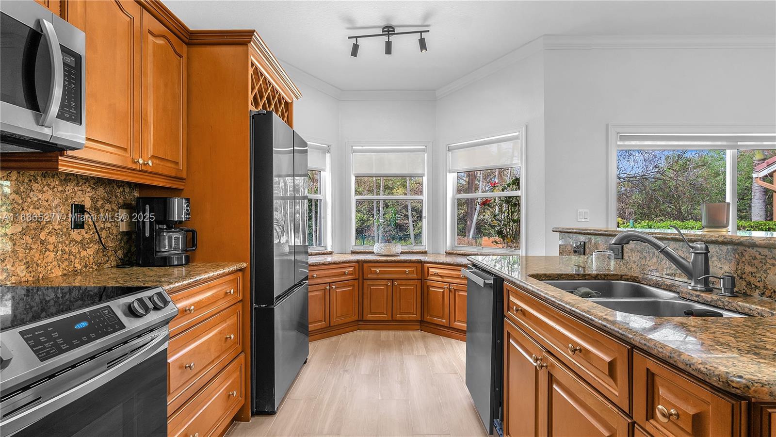 PEMBROKE SPRINGS PLAT - Residential Lease
