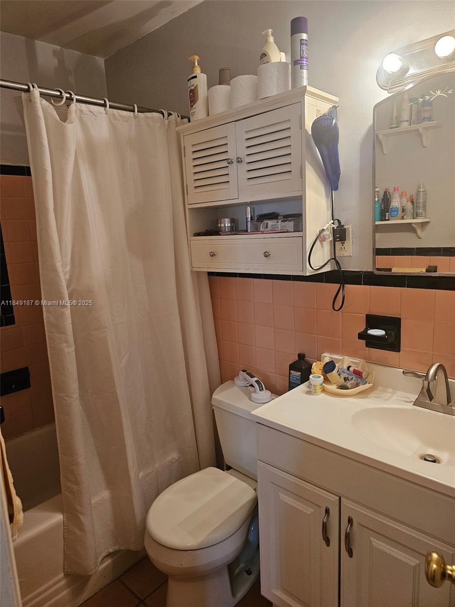 BROWARD MANOR OF HOLLYWOO - Residential Income