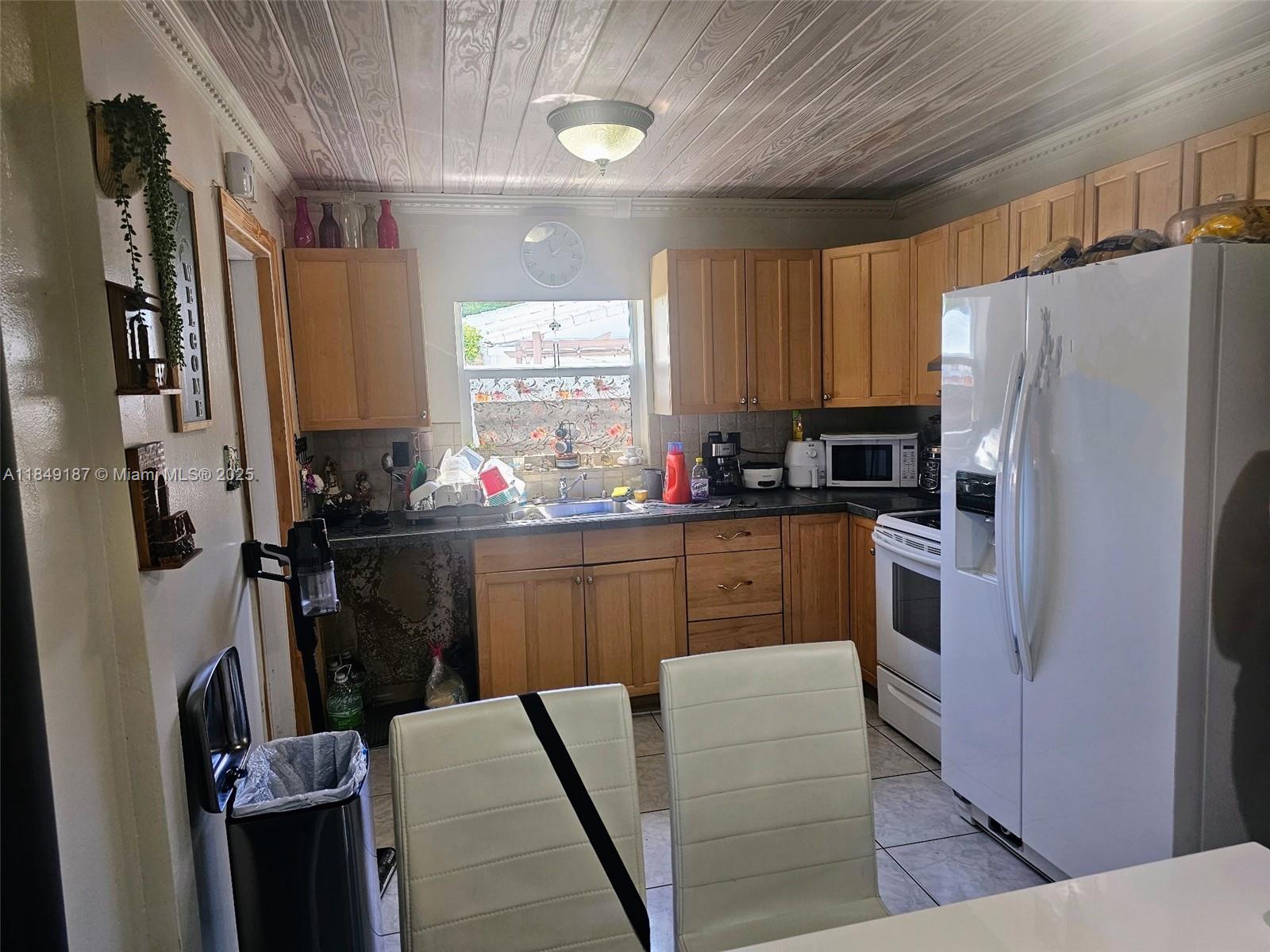 BROWARD MANOR OF HOLLYWOO - Residential Income