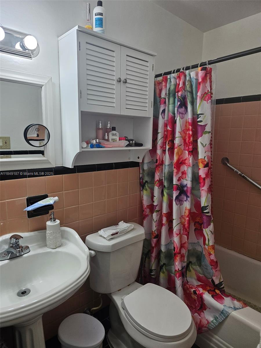 BROWARD MANOR OF HOLLYWOO - Residential Income