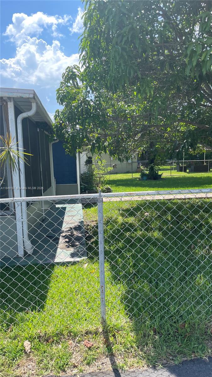 BROWARD MANOR OF HOLLYWOO - Residential Income