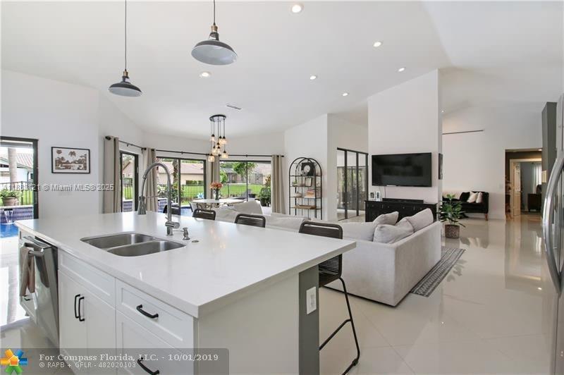 WEST GLEN - Residential