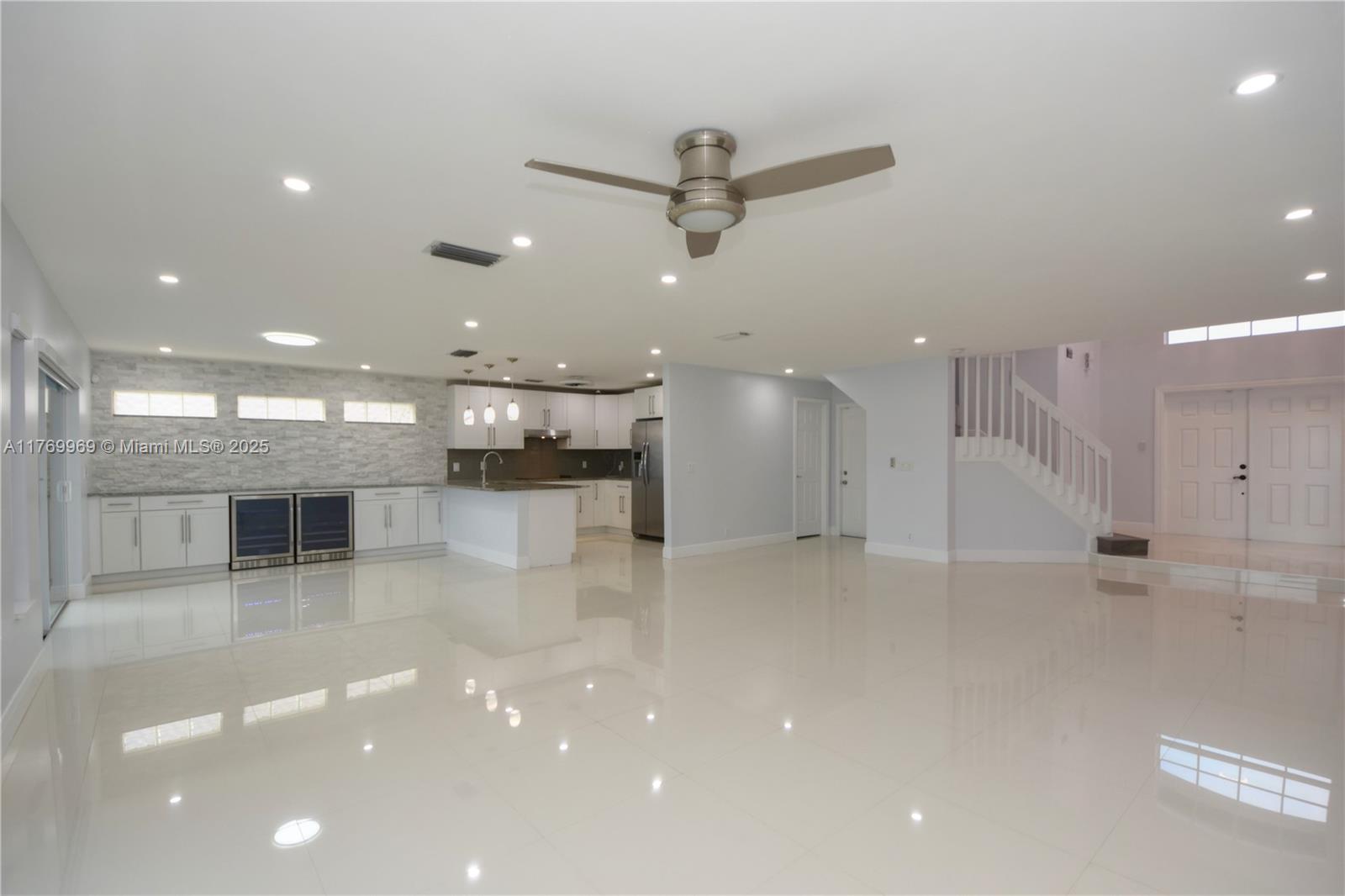 6450 Buena Vista Dr