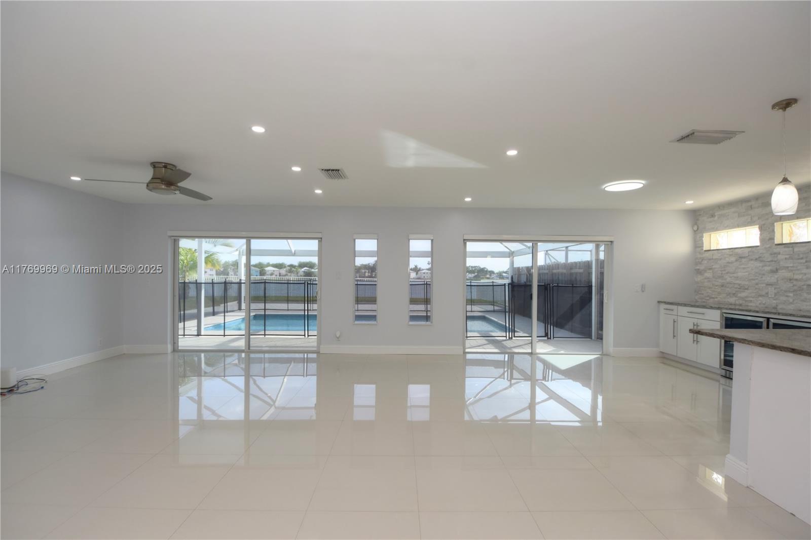 6450 Buena Vista Dr