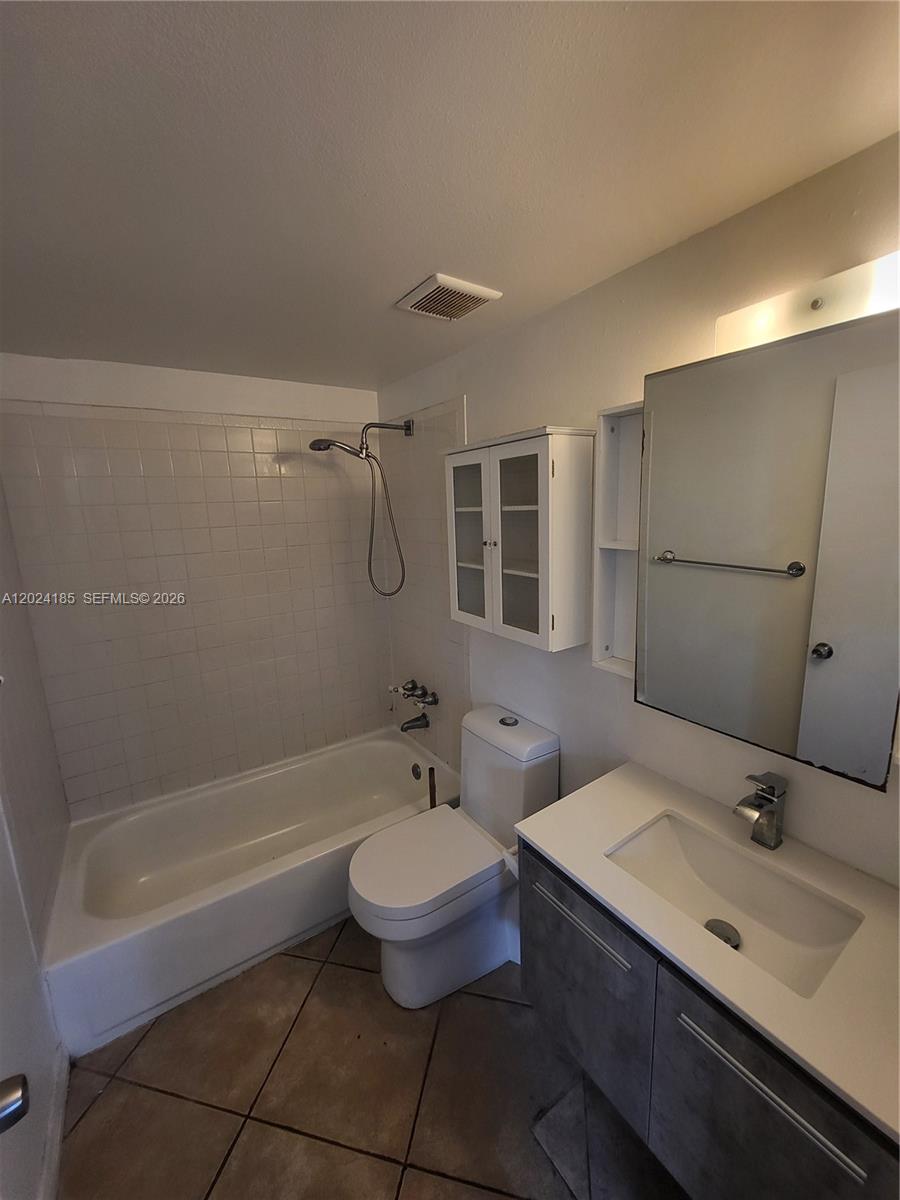 JADE CONDO - Residential Lease