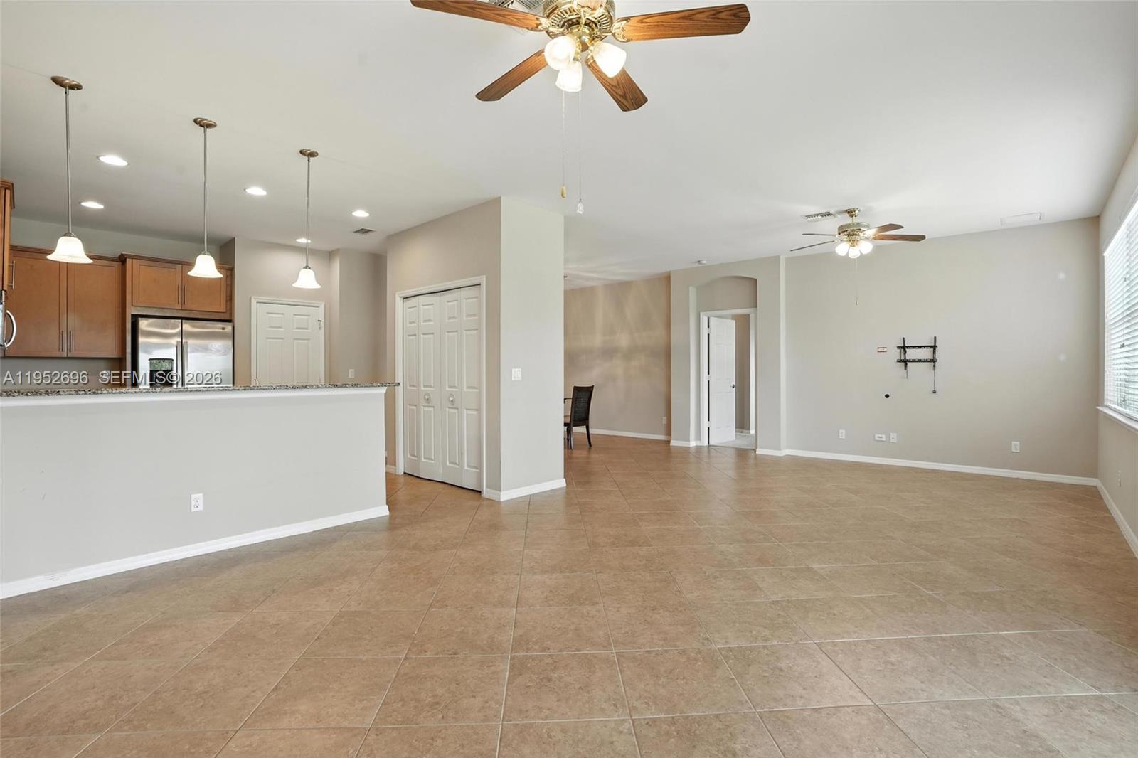 PROMENADE EAST - Residential