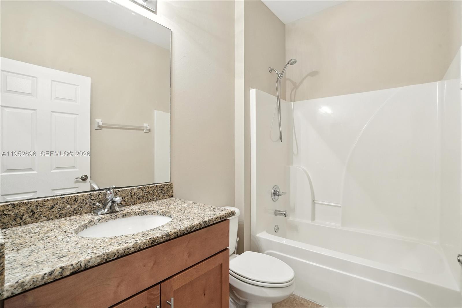 PROMENADE EAST - Residential