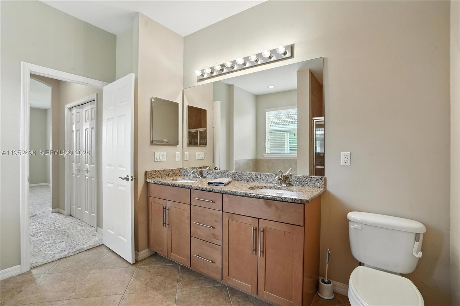 PROMENADE EAST - Residential