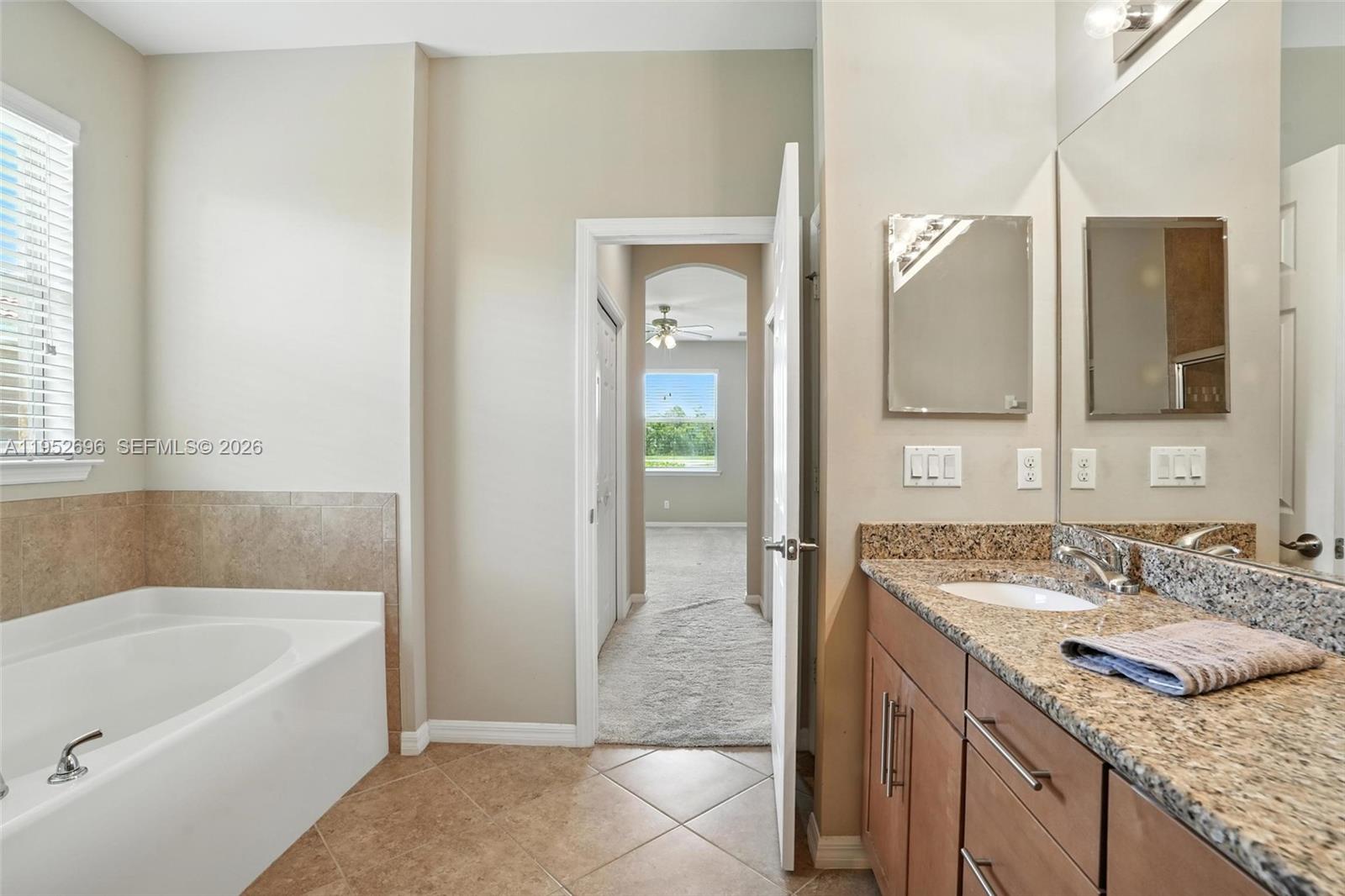 PROMENADE EAST - Residential