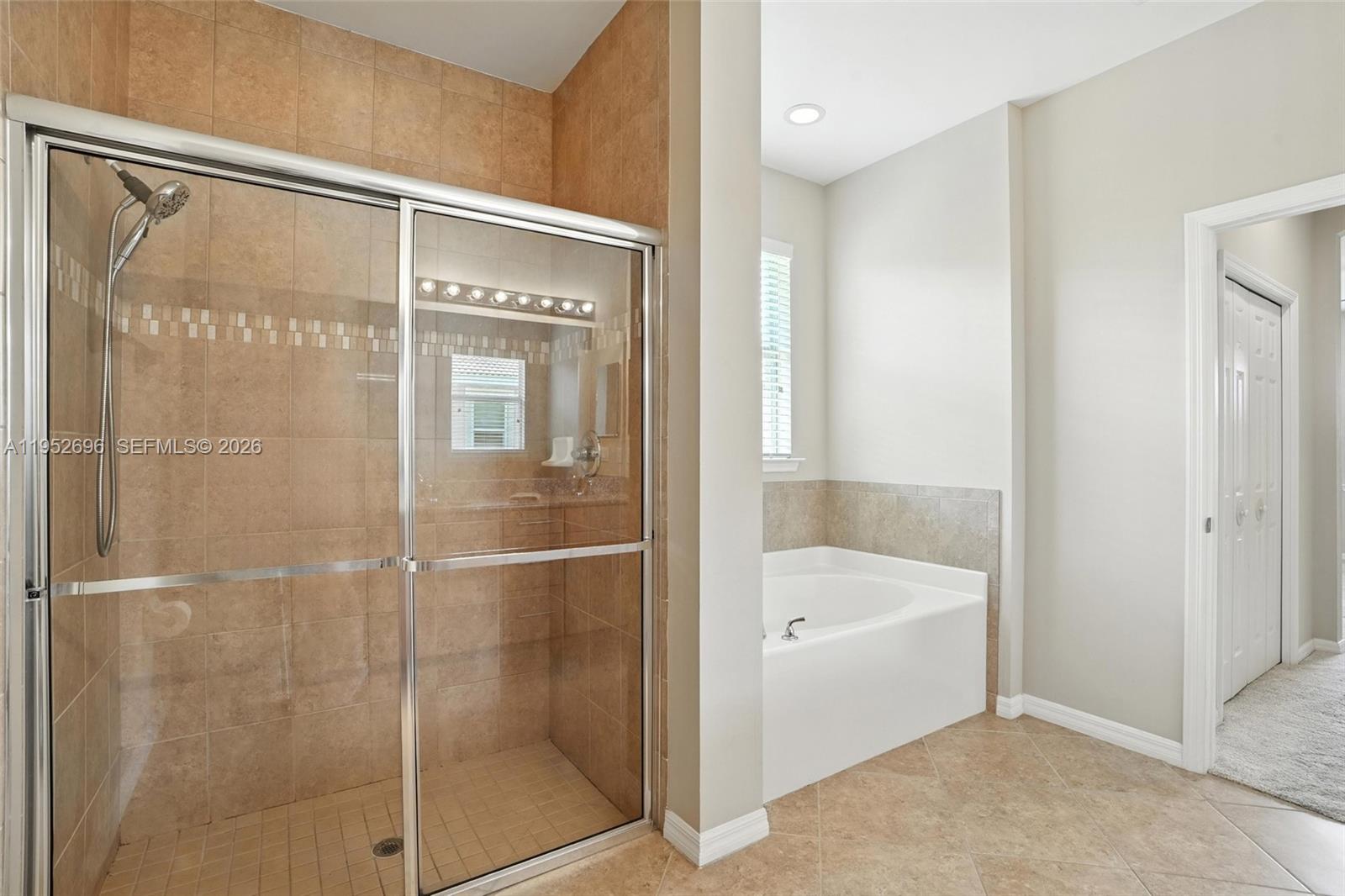 PROMENADE EAST - Residential