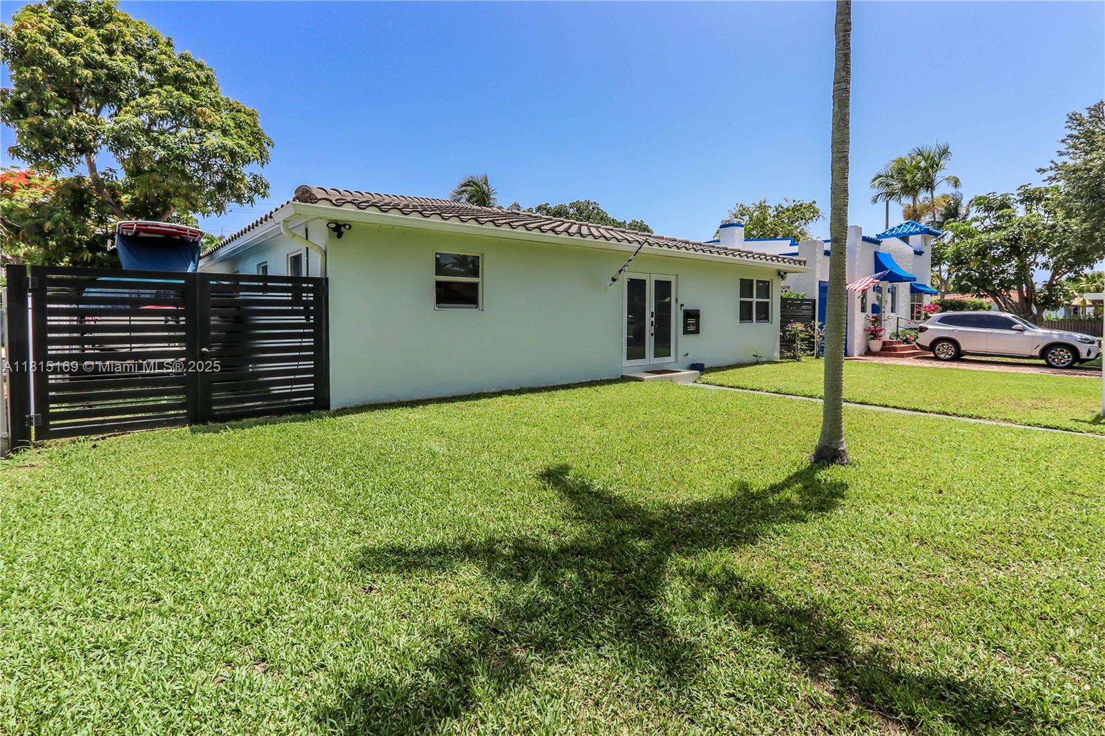 HOLLYWOOD - Residential