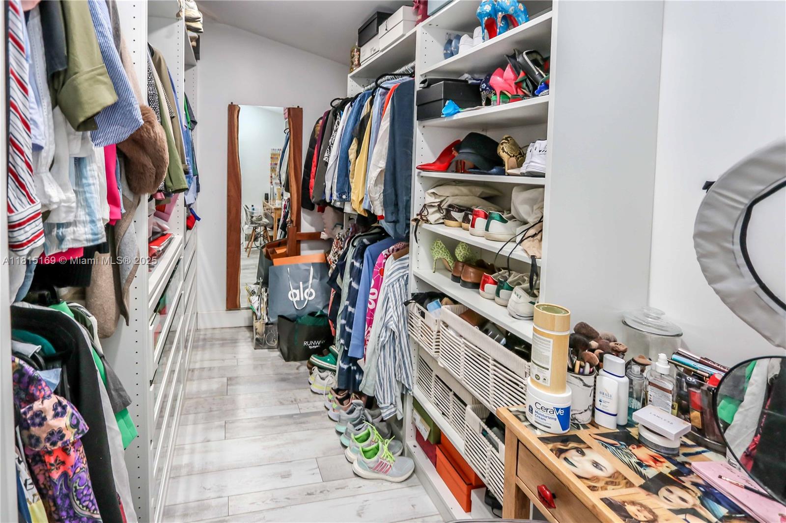 HOLLYWOOD - Residential