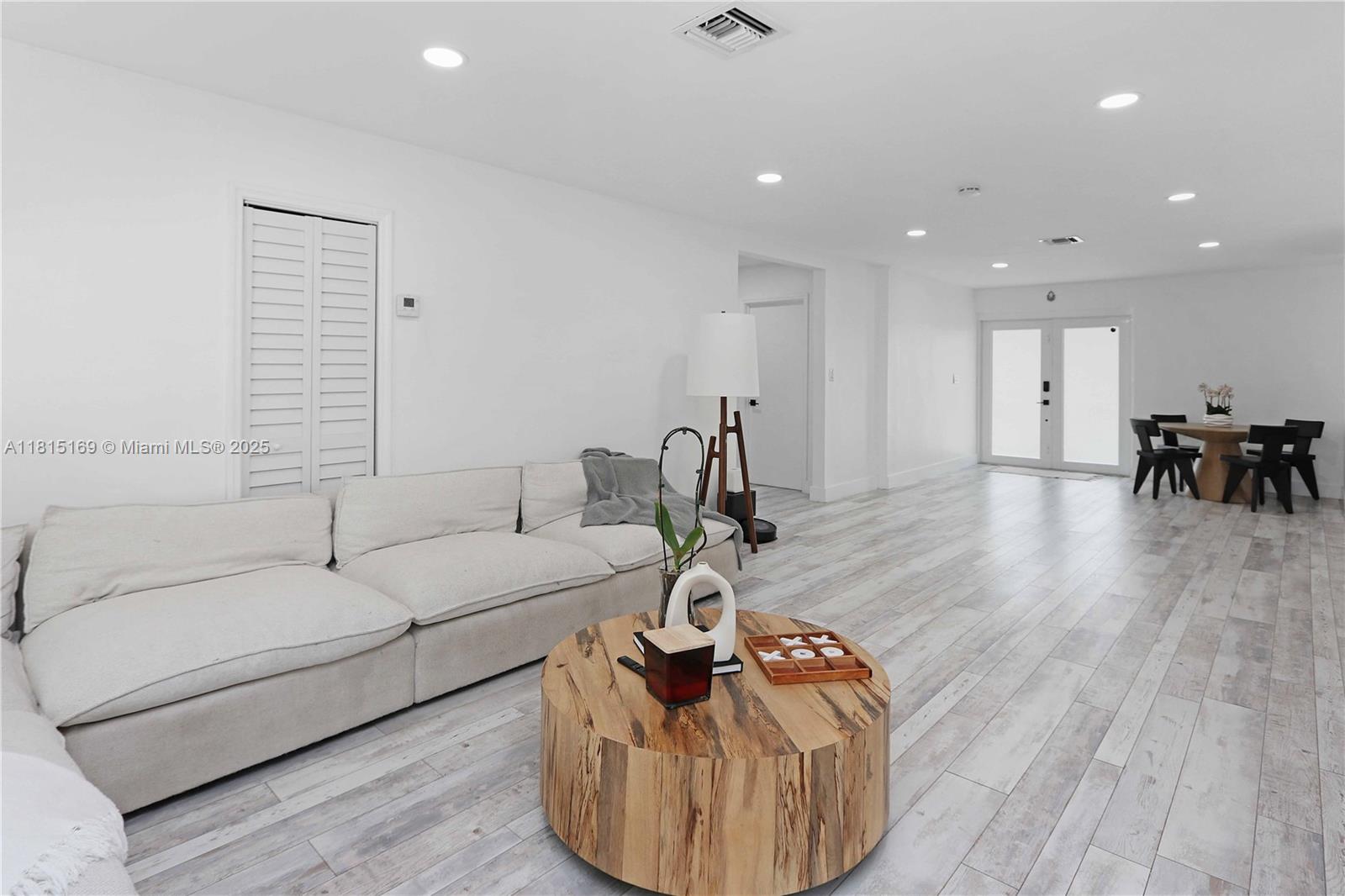 HOLLYWOOD - Residential