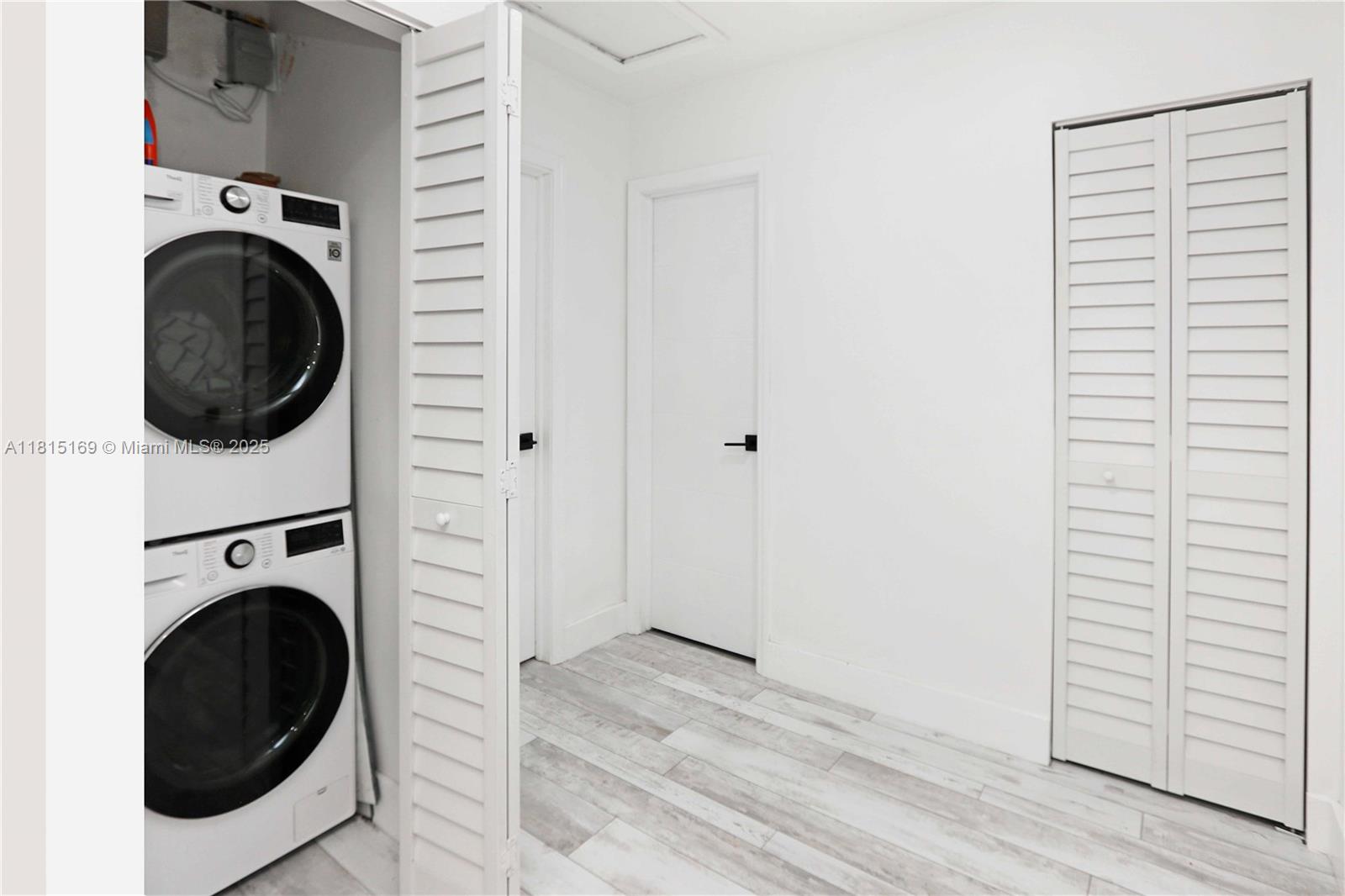 HOLLYWOOD - Residential