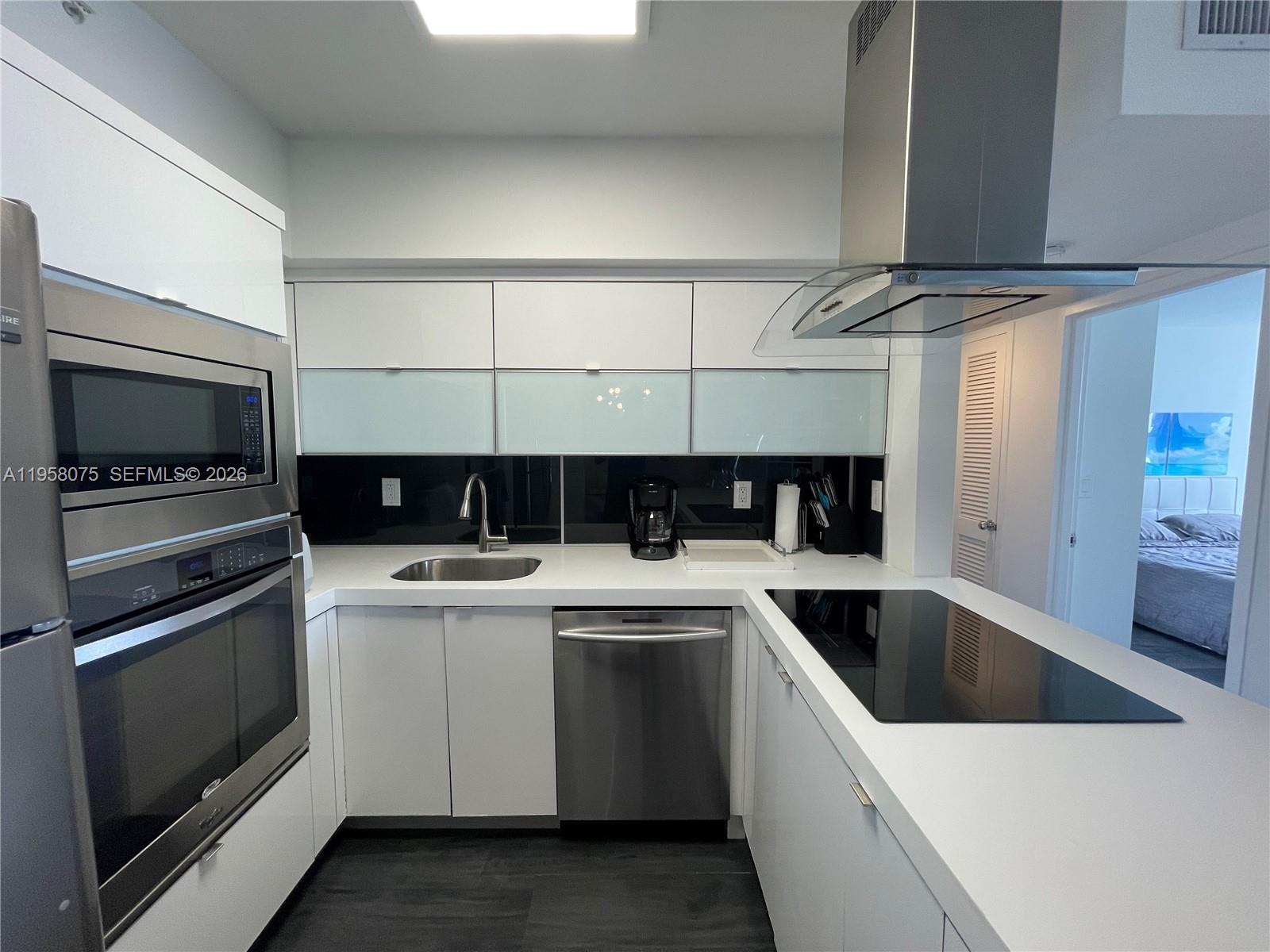 FLAMINGO SOUTH BEACH I CO - Residential