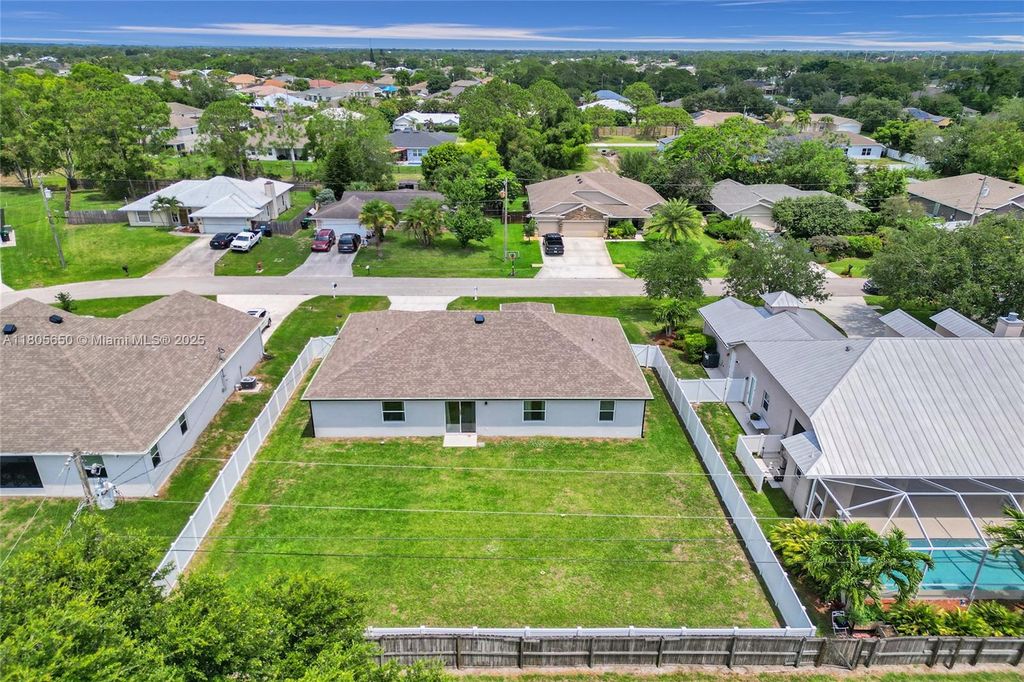 Photo of 434 SW Namoit Pl, Port St Lucie, FL 34953 (MLS # A11805650)