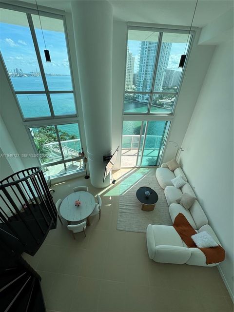 300 S Biscayne Blvd L-1218 Miami FL 33131