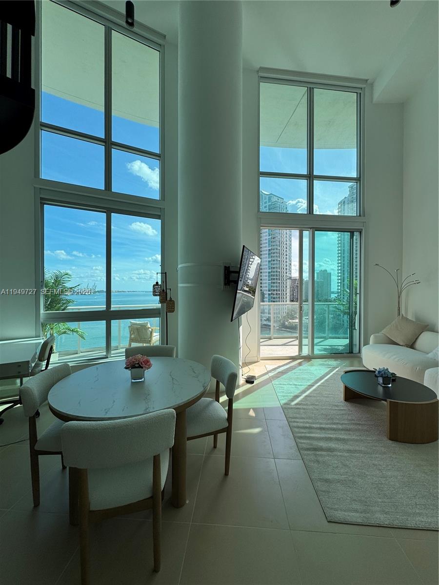 300 S Biscayne Blvd L-1218