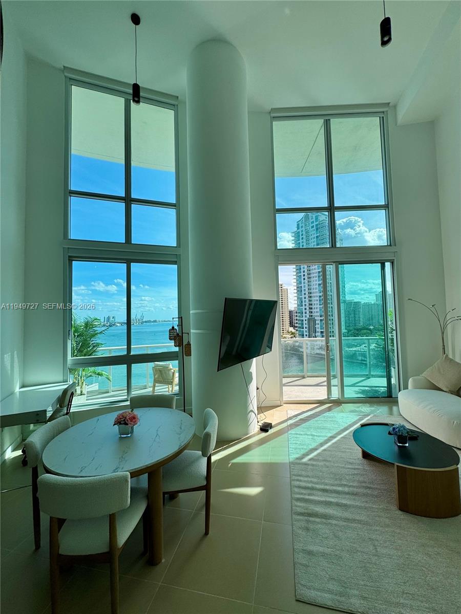 300 S Biscayne Blvd L-1218