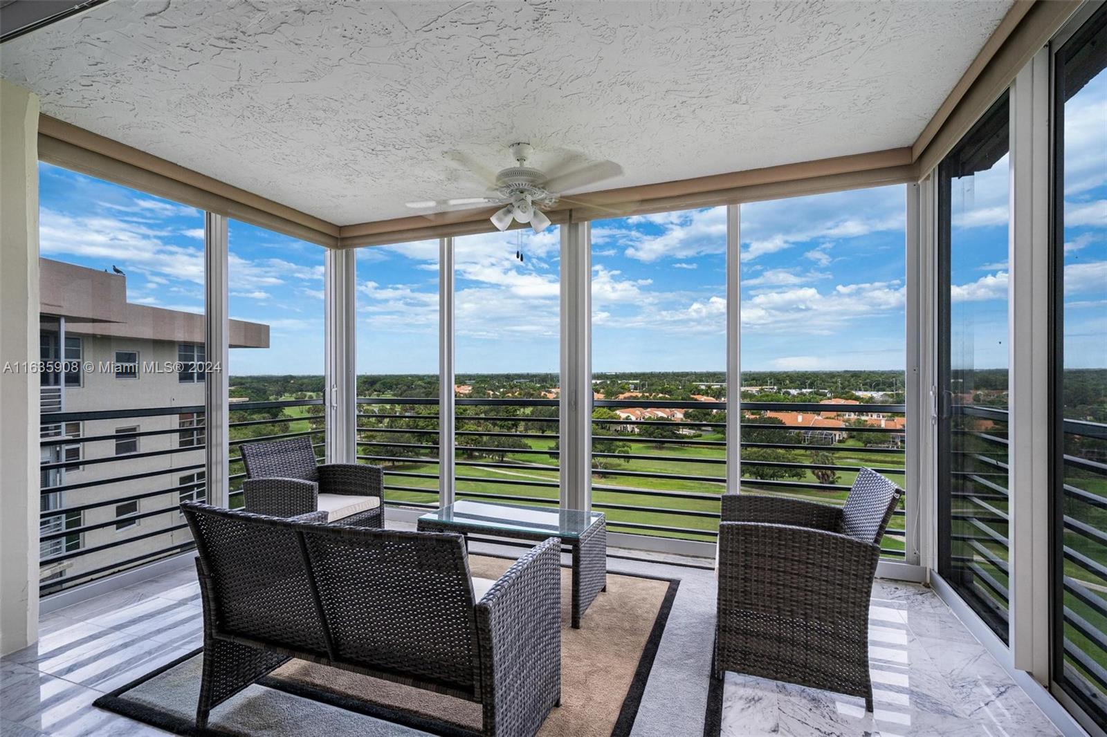 NO 114 PALM-AIRE COUNTRY - Residential
